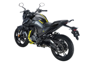 Moto ZT125-Z2-LCD a preto vista 45º traseira do lado esquerdo.