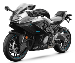 Moto 675SR-R em preto.