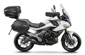 Moto 700MT SH3 em branco.