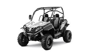 Moto ZFORCE 550EX em cinzento.